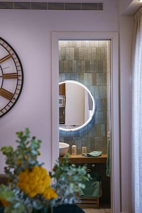 Mini Hotel In The Heart Of Sevilla For Exclusive Usage Екстериор снимка