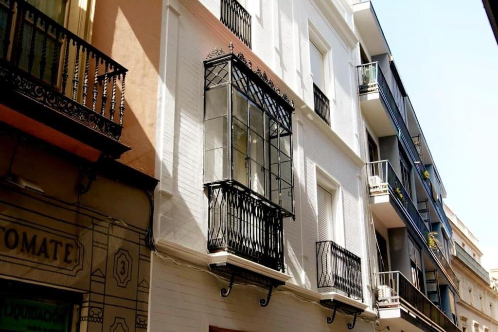 Mini Hotel In The Heart Of Sevilla For Exclusive Usage Екстериор снимка